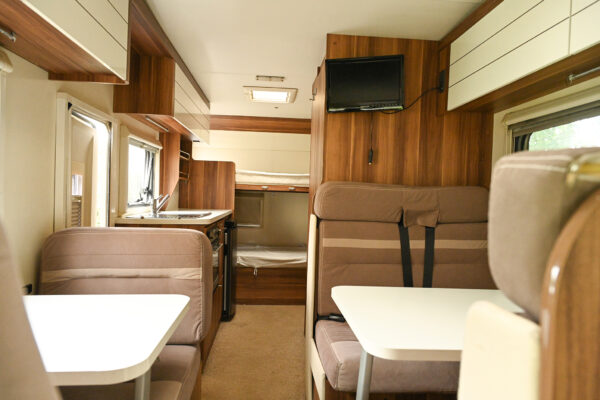 DSC_1851-3_resized Auto Roller 707 Hi-Line (2015) – 6 Berth