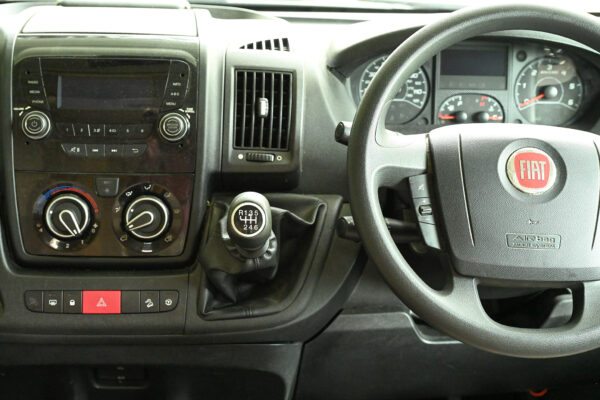 DSC_1855-3_resized Auto Roller 707 Hi-Line (2015) – 6 Berth