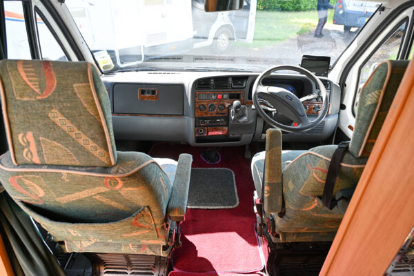 DSC_7520_resized Swift Suntor 590RL (2001) – 4 Berth