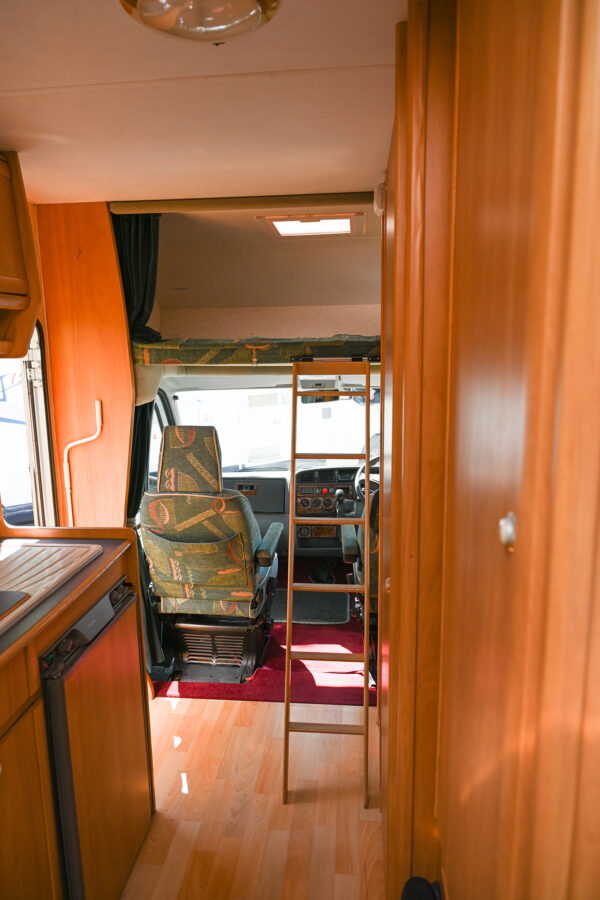 DSC_7529_resized Swift Suntor 590RL (2001) – 4 Berth